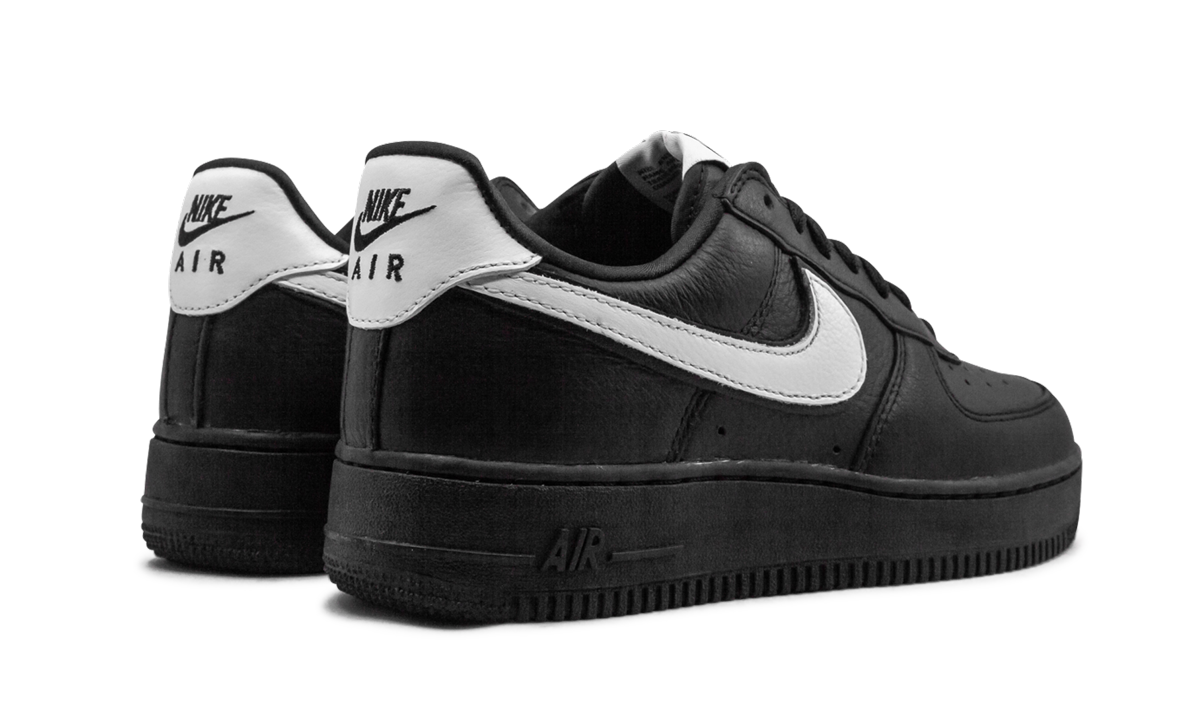 nike air force 1 low qs black white+CQ0492-001+diagnol right behind view