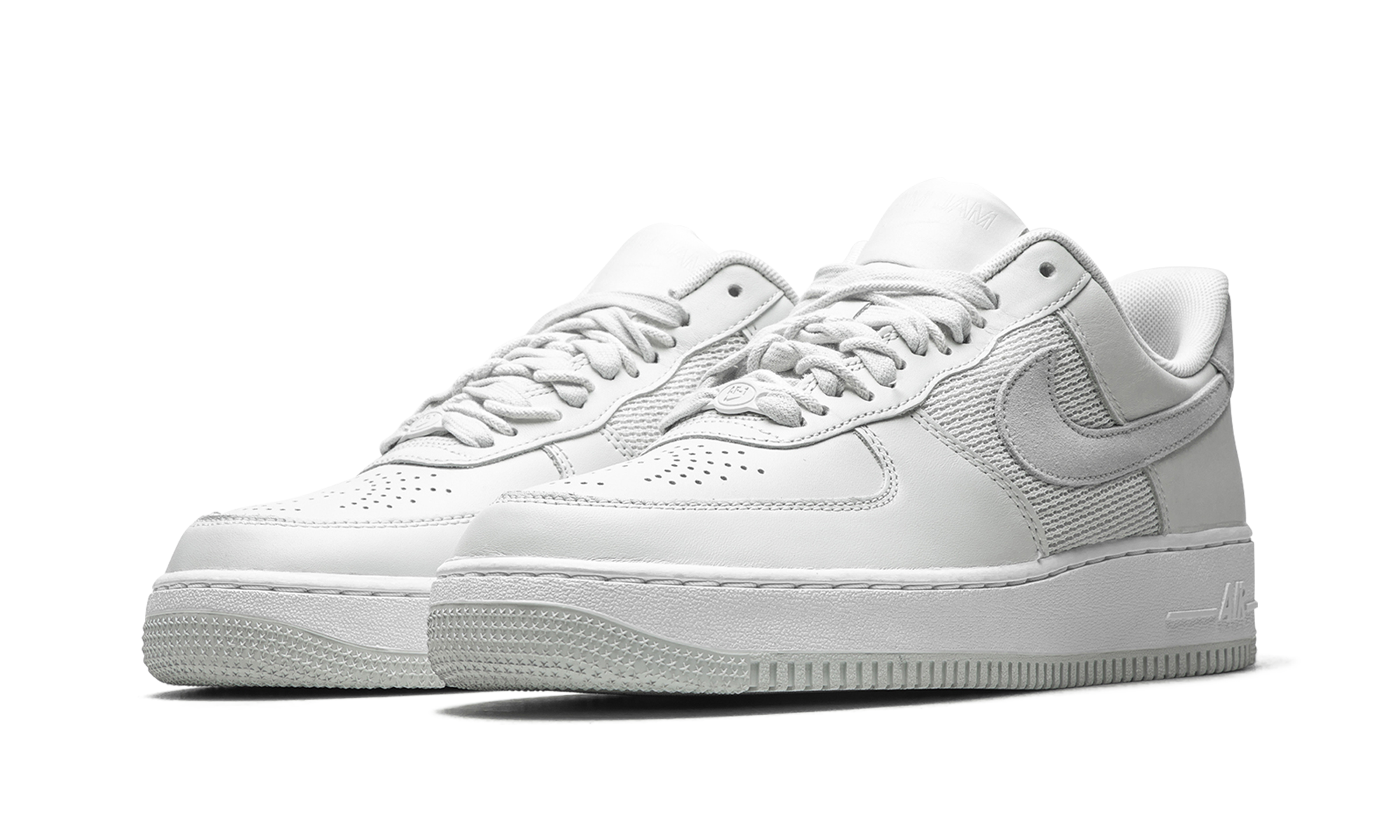 nike air force 1 low sp slam jam white+DX5590-100+diagnol left view
