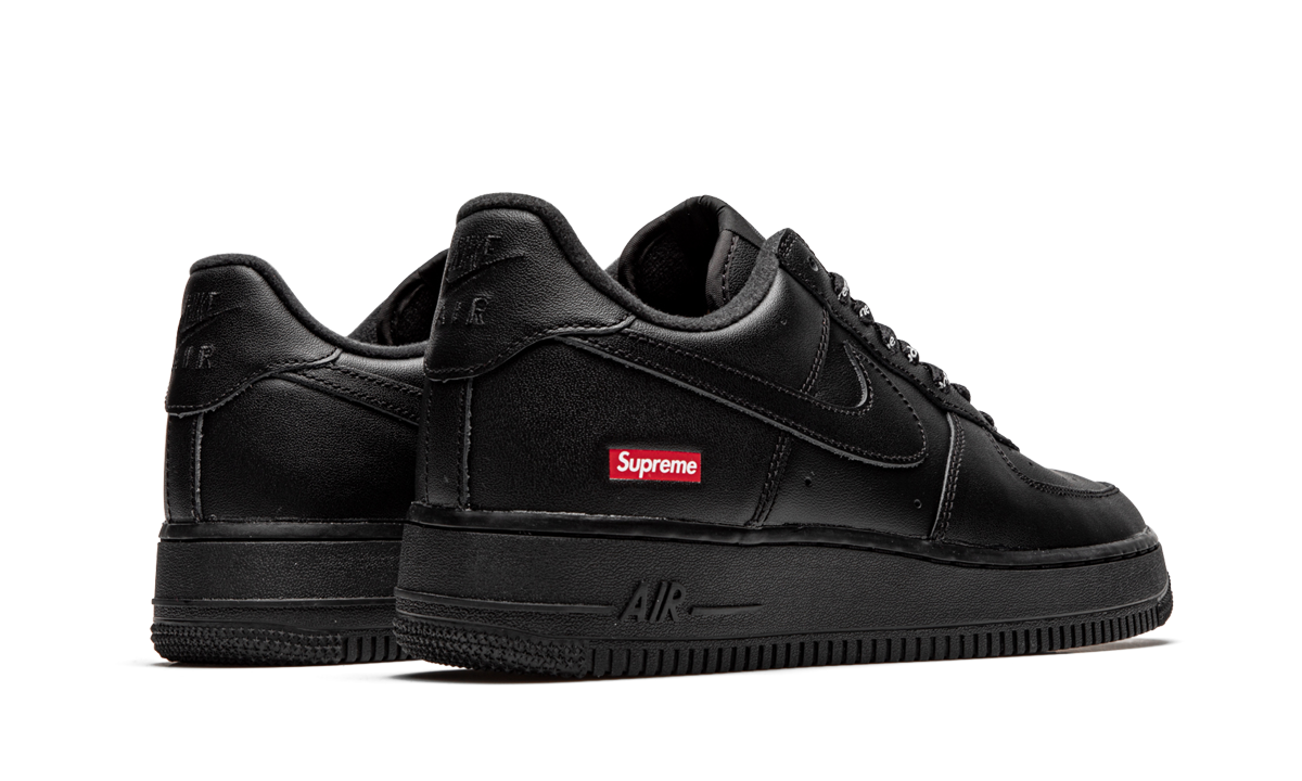 nike air force 1 low supreme black+CU9225-001+diagnol right behind view