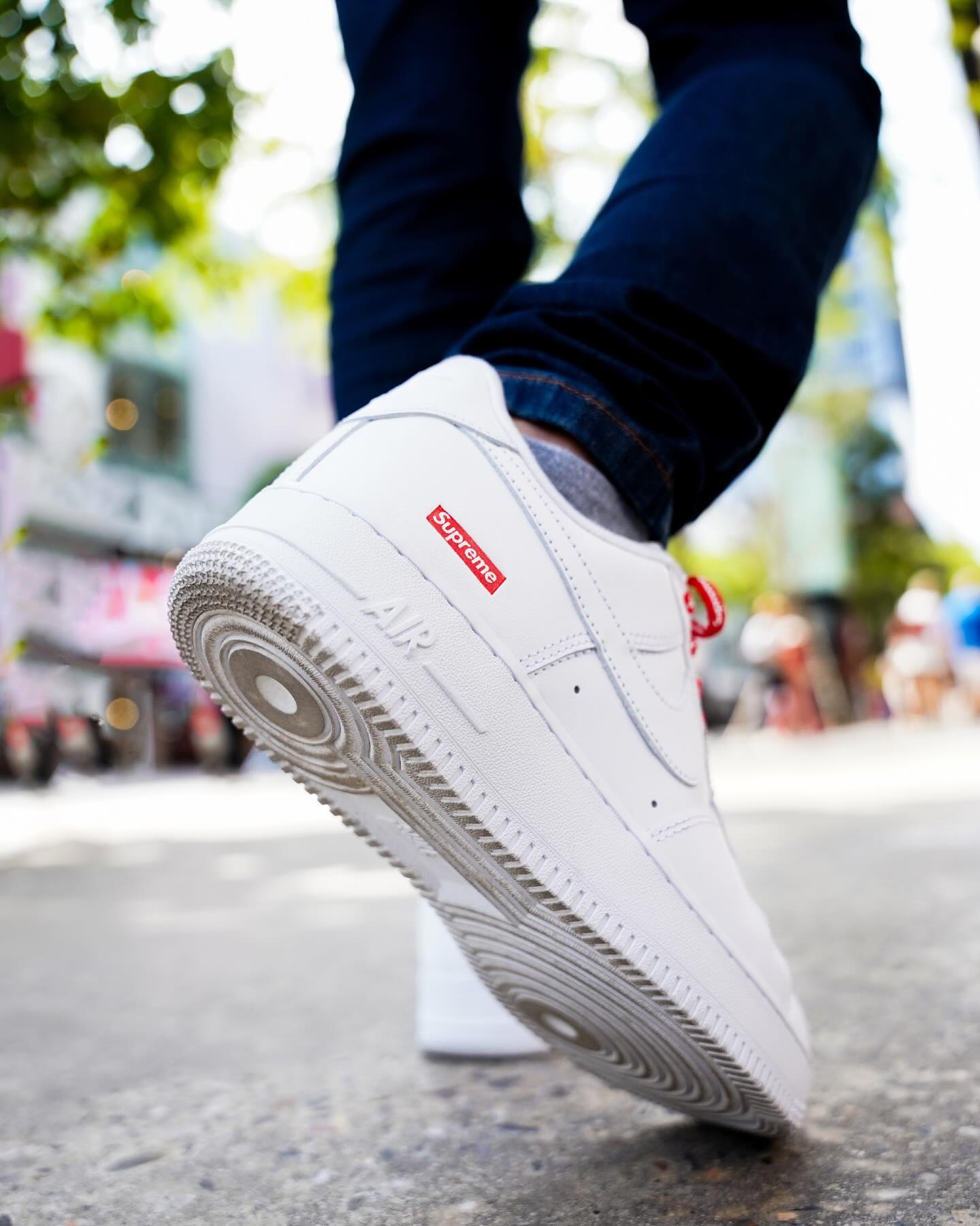 Nike Air Force 1 Low Supreme White, Lifestyle View 5, SKU CU9225-100