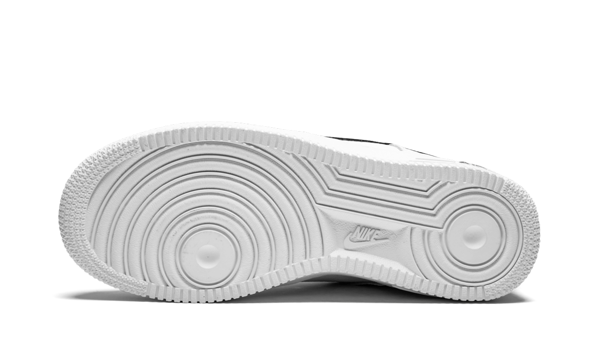 nike air force 1 low utility white black gs+AR1708-100+bottom view