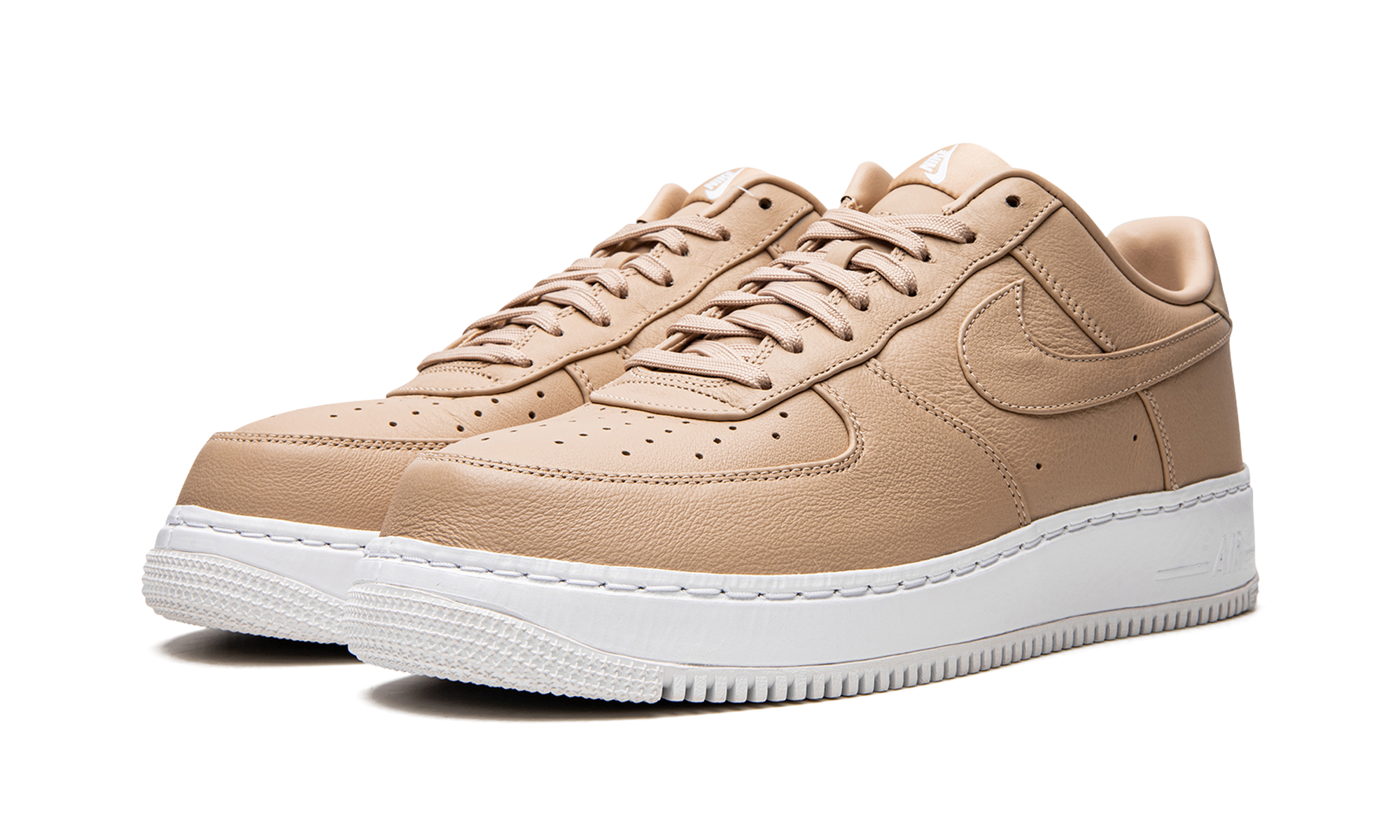 nike air force 1 low vachetta tan+555106-200+diagnol left view