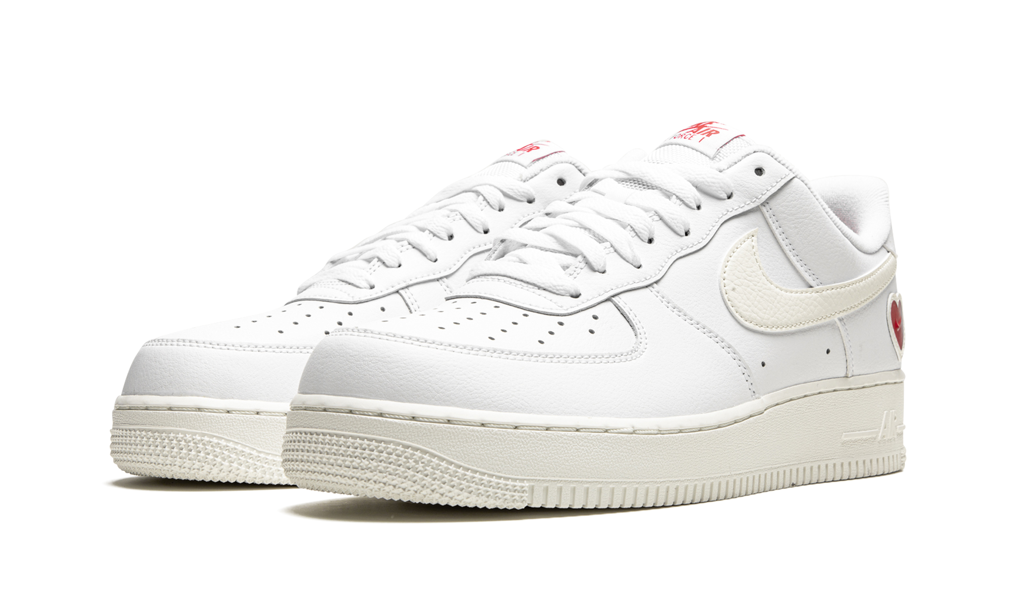 nike air force 1 low valentine s day 2021+DD7117-100+diagnol left view