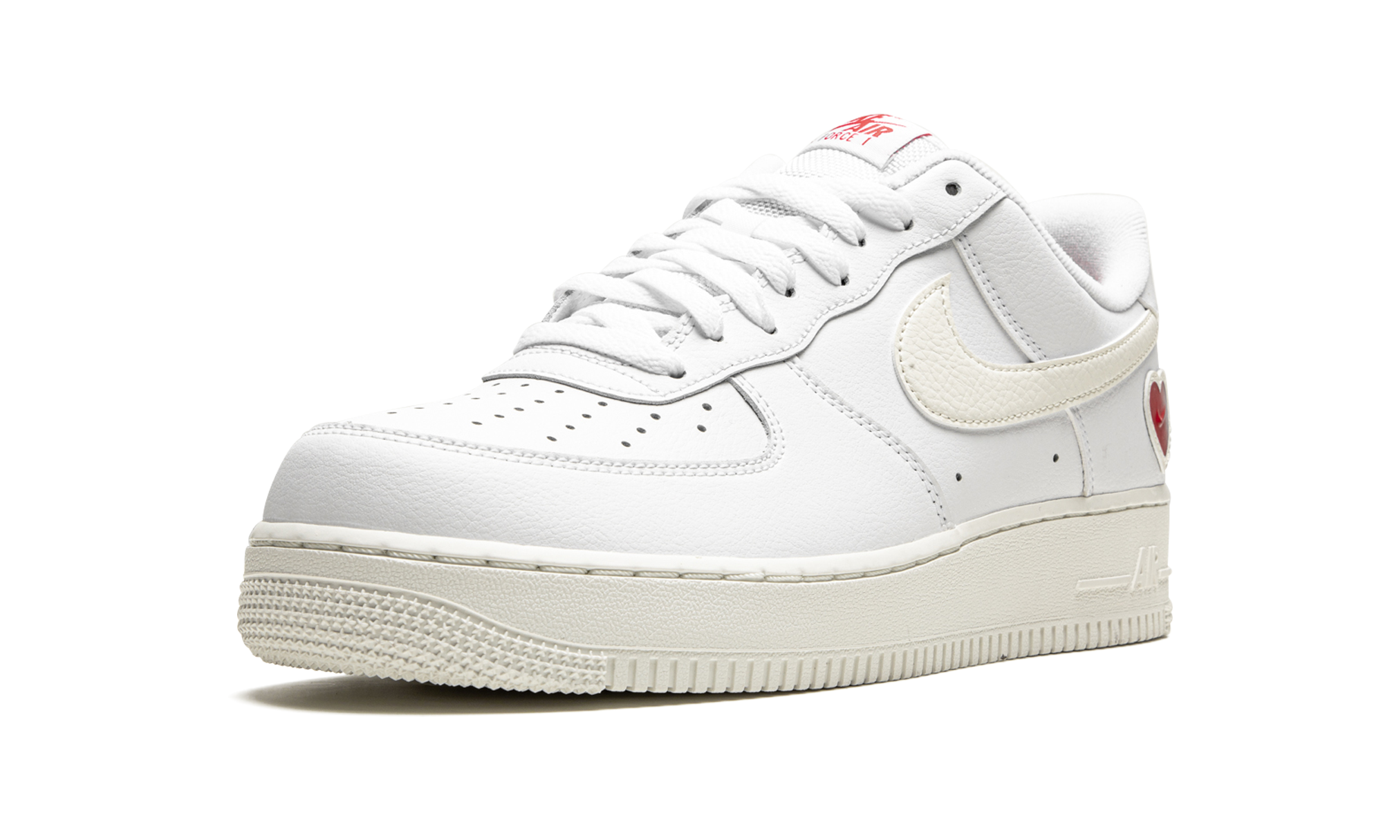 nike air force 1 low valentine s day 2021+DD7117-100+left diagnol single view