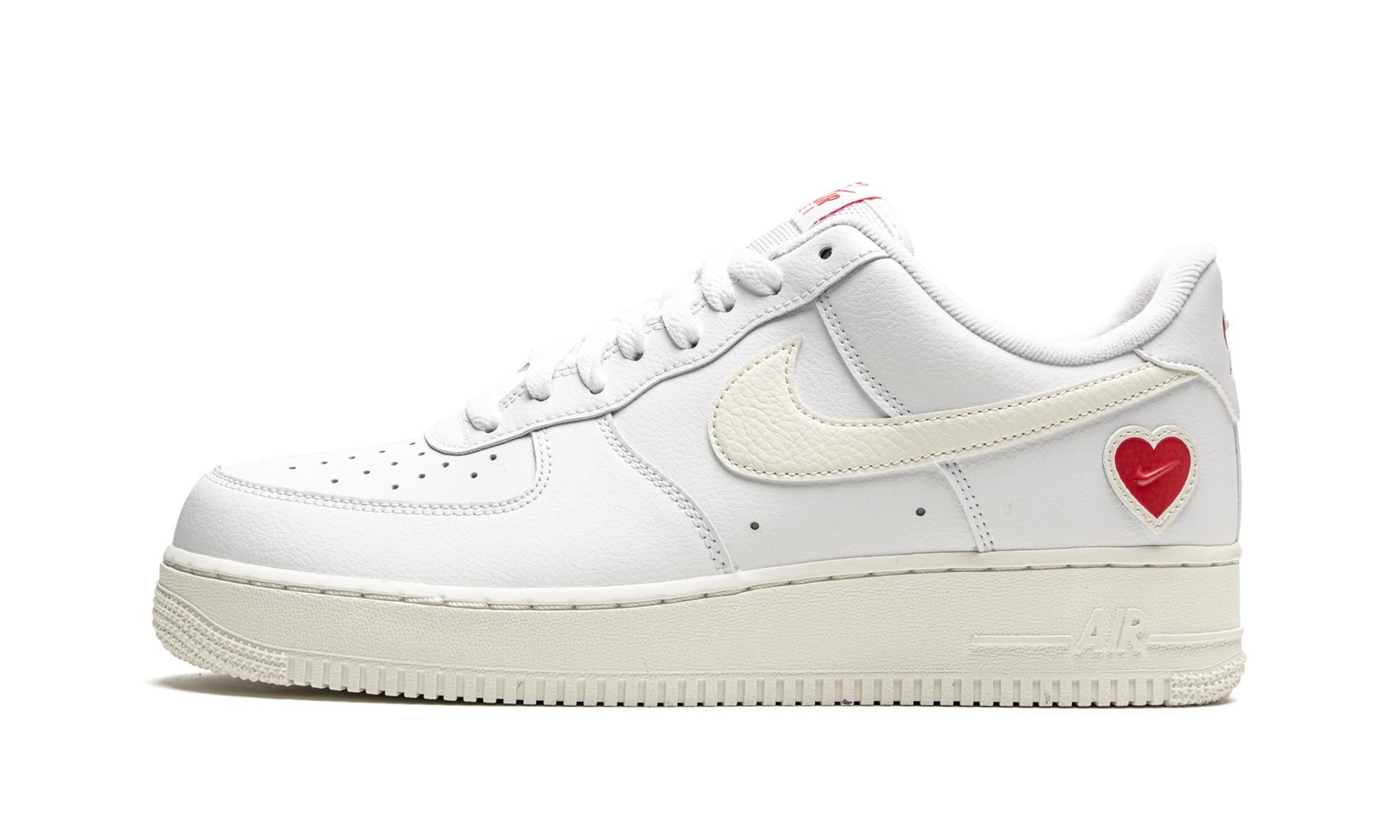 nike air force 1 low valentine s day 2021+DD7117-100+diagnol right view 1