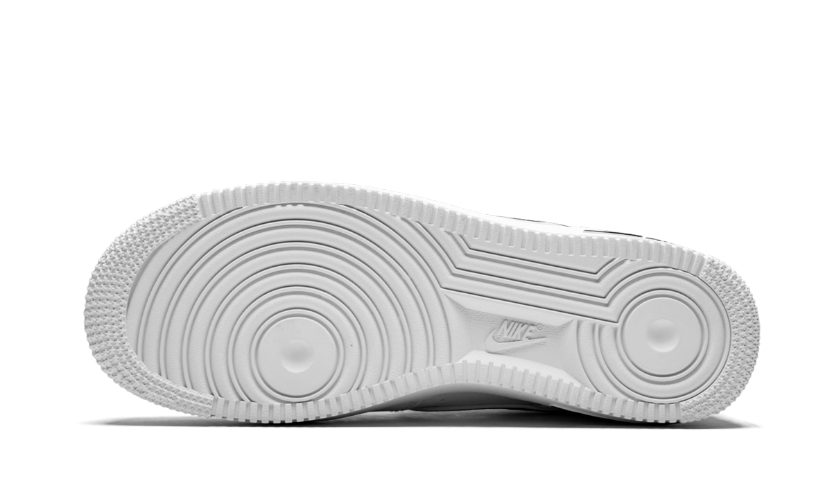 nike air force 1 low white black 2018+AO2423-101+bottom view
