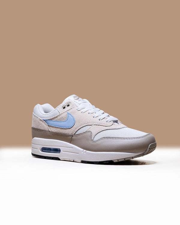 Nike Air Max 1 Essential Light Bone/Psychic Blue, Lifestyle View 4, SKU FZ5808-009