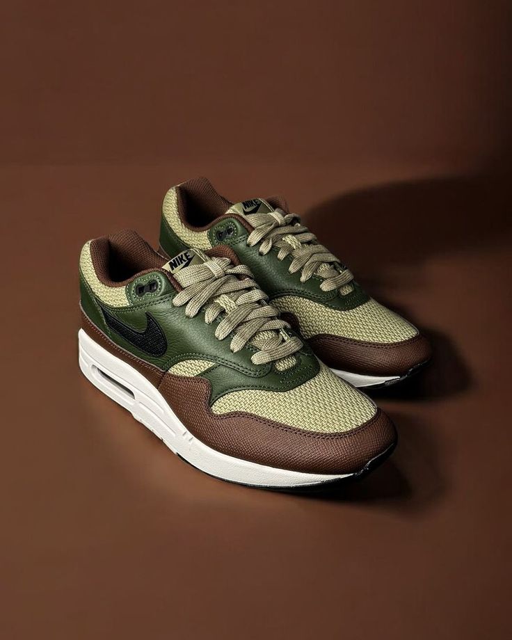 Nike Air Max 1 Essential PRM Neutral Olive Cacao Wow, Lifestyle View 2, SKU HF1516-200