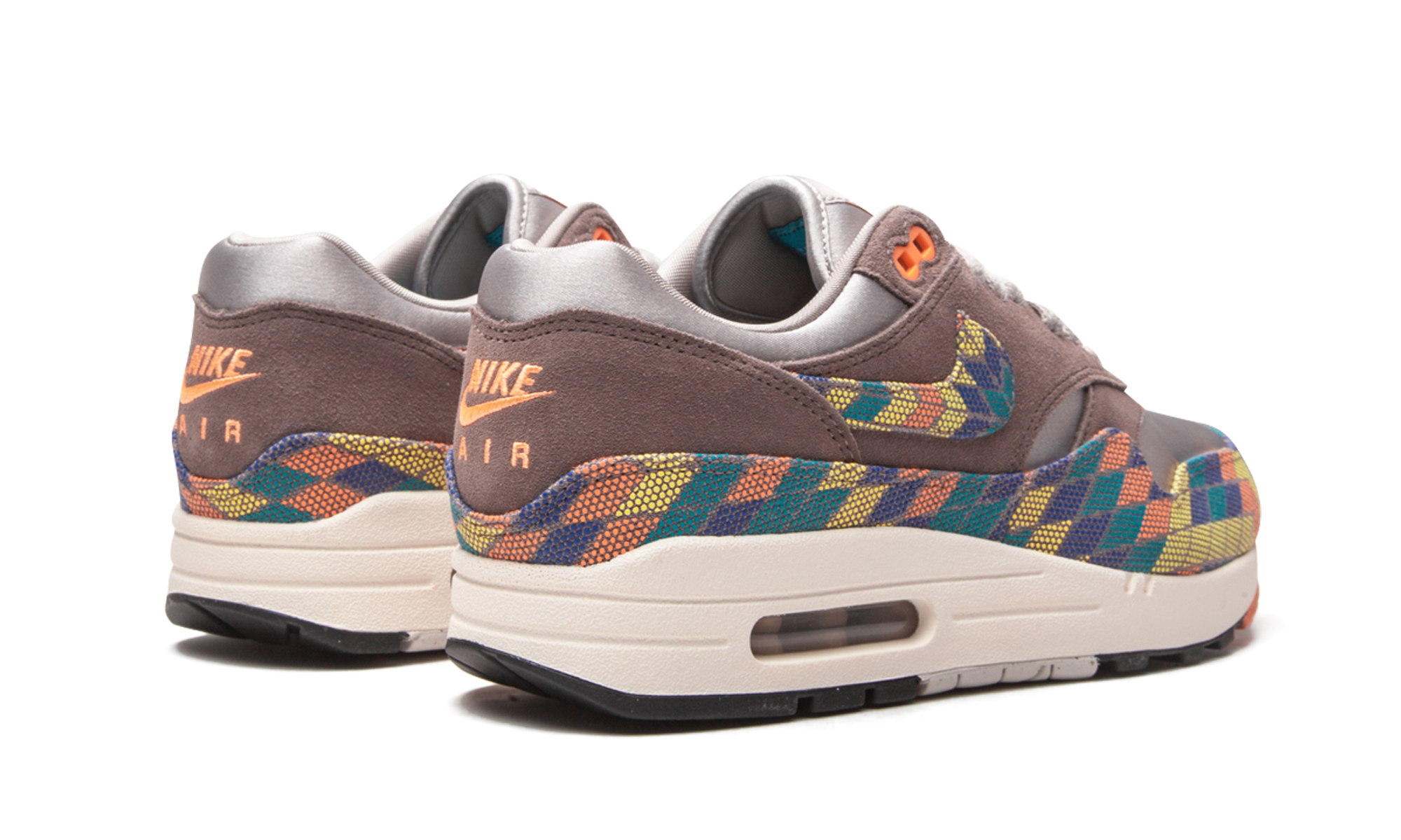 nike air max 1 n7 2020+DA1346-200+diagnol right behind view