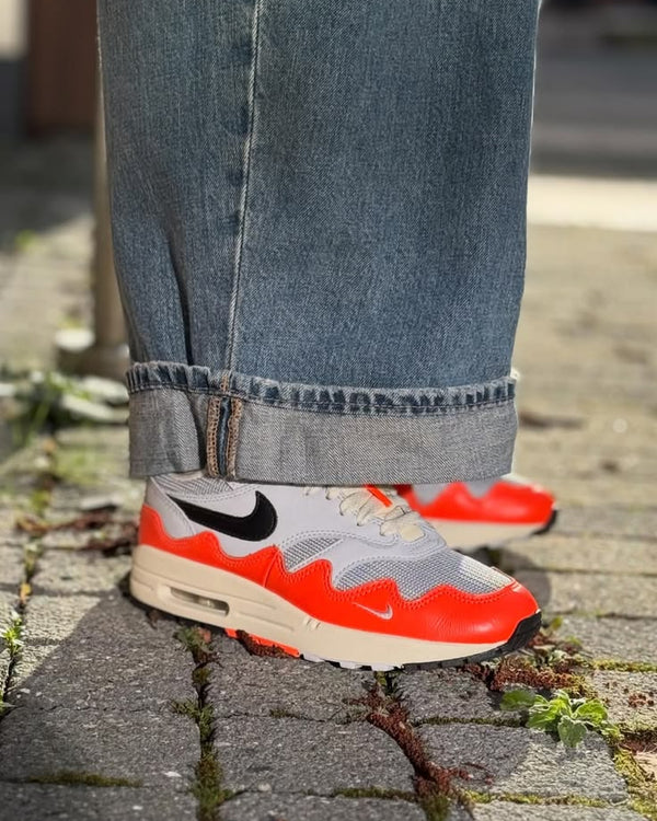 Nike Air Max 1 Patta Waves Hyper Crimson Pure Platinum, Lifestyle View 5, SKU II7055-800