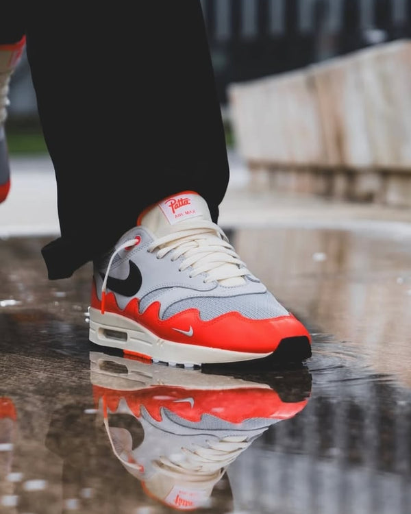Nike Air Max 1 Patta Waves Hyper Crimson Pure Platinum, Lifestyle View 2, SKU II7055-800