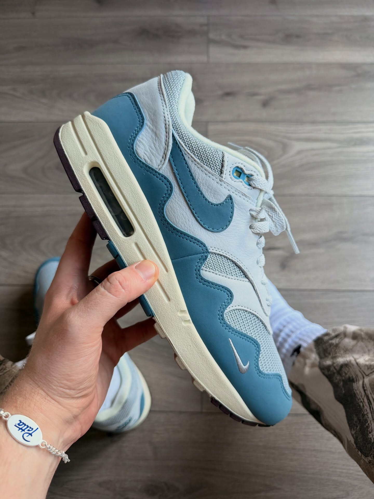 Nike Air Max 1 Patta Waves Noise Aqua (with Bracelet), Lifestyle View 7, SKU DH1348-004