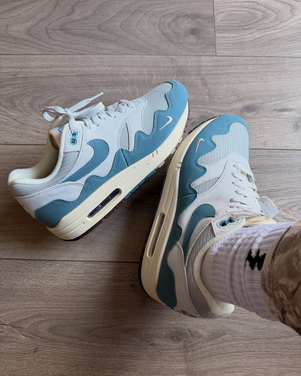 Nike Air Max 1 Patta Waves Noise Aqua (with Bracelet), Lifestyle View 5, SKU DH1348-004