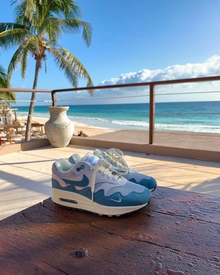 Nike Air Max 1 Patta Waves Noise Aqua (with Bracelet), Lifestyle View 1, SKU DH1348-004