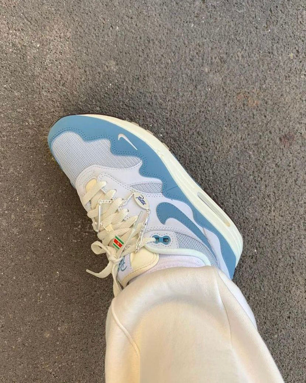 Nike Air Max 1 Patta Waves Noise Aqua (with Bracelet), Lifestyle View 4, SKU DH1348-004