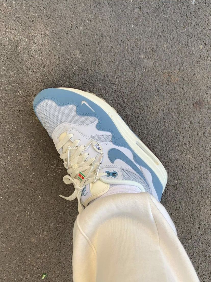 Nike Air Max 1 Patta Waves Noise Aqua (with Bracelet), Lifestyle View 4, SKU DH1348-004