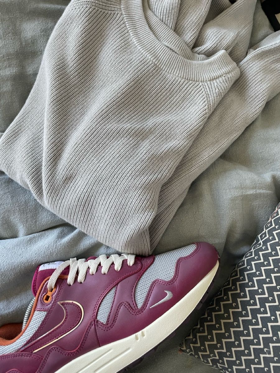 Nike Air Max 1 Patta Waves Rush Maroon (with Bracelet), Lifestyle View 3, SKU DO9549-001