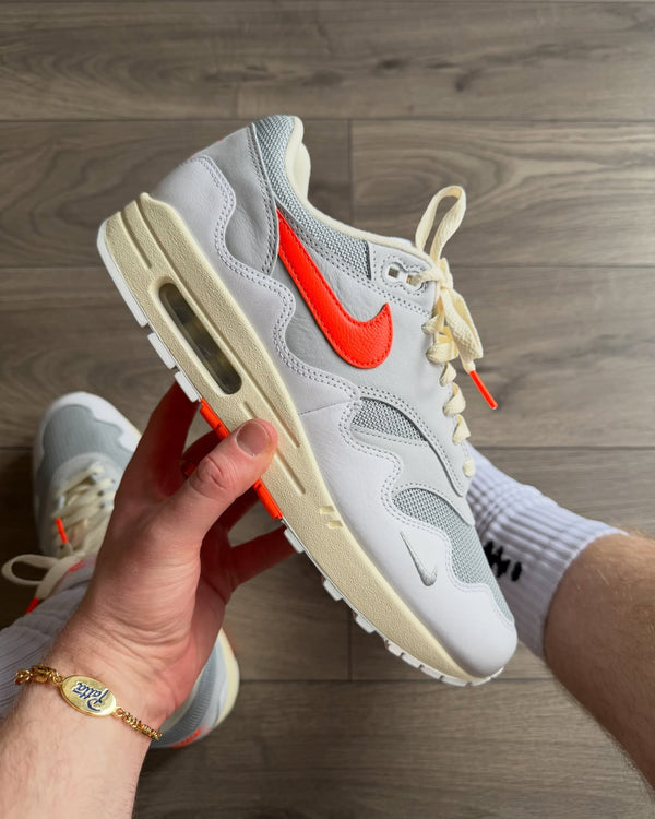 Nike Air Max 1 Patta Waves White Hyper Crimson (With Bracelet), Lifestyle View 1, SKU II7055-100