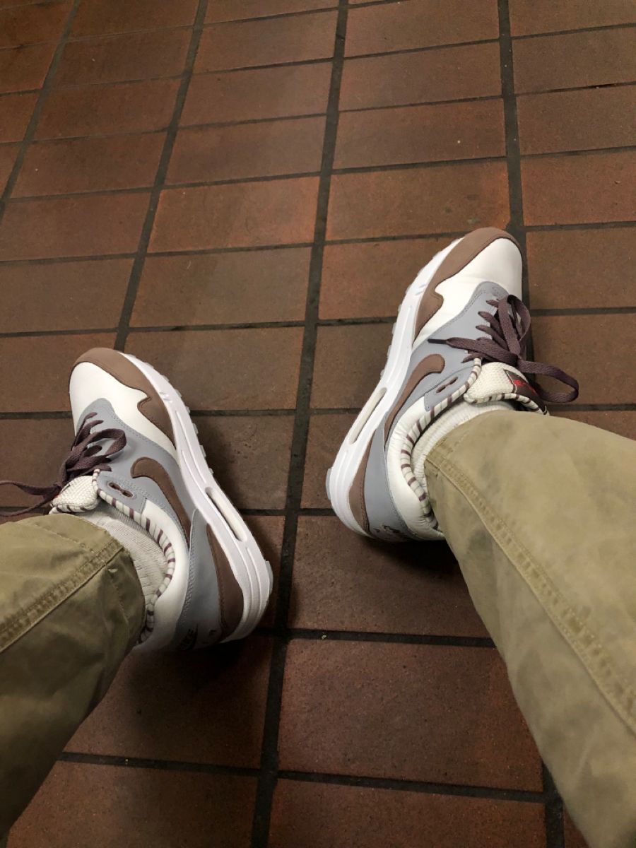 Nike Air Max 1 Premium Shima Shima (2023), Lifestyle View 1, SKU FB8916-100