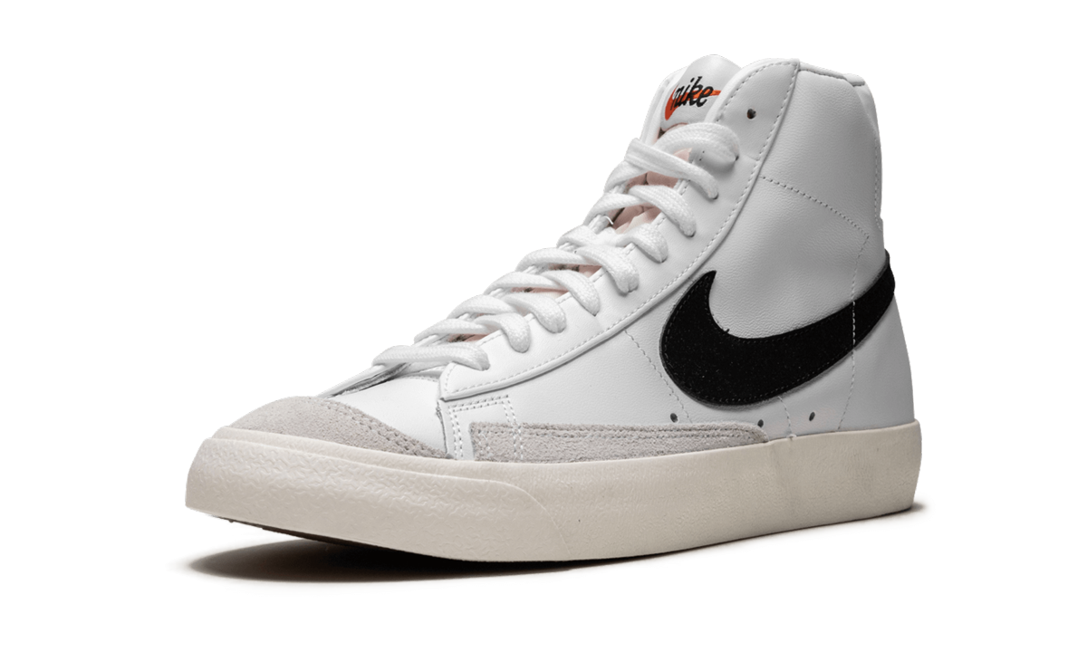 nike blazer mid 77 vintage white black+BQ6806-100+left diagnol single view