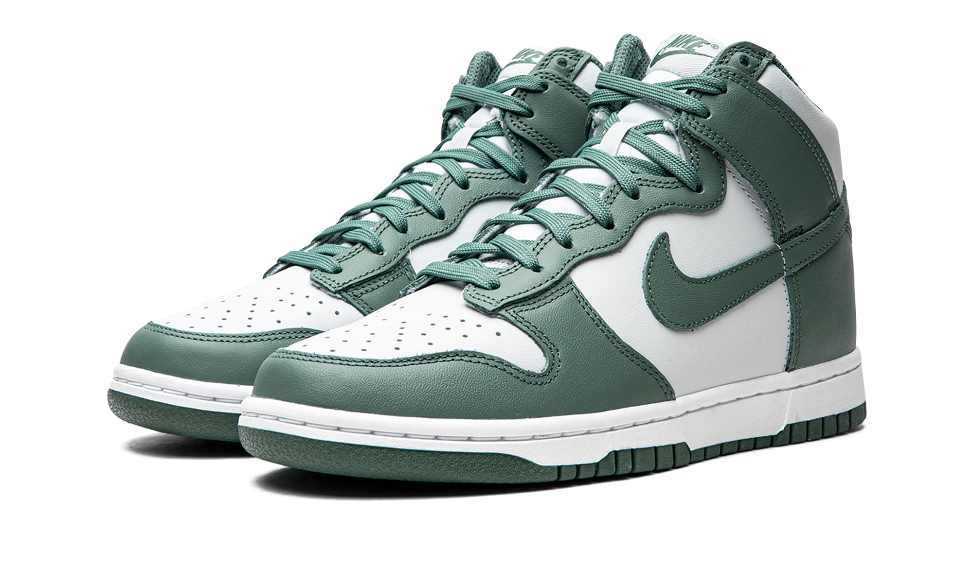 nike dunk high bicoastal women s+DD1869-004+diagnol left view