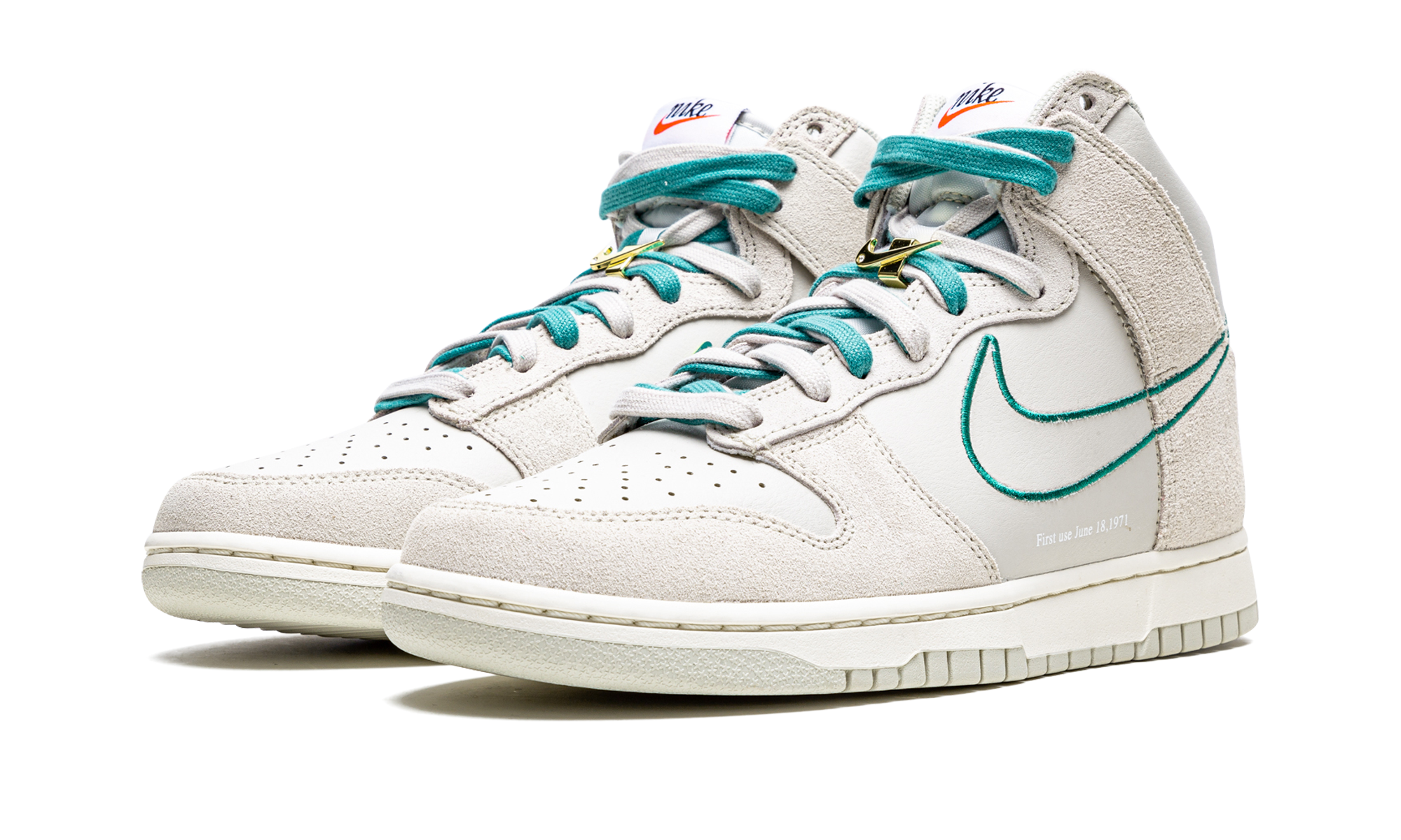 nike dunk high first use sail+DH0960-001+diagnol left view