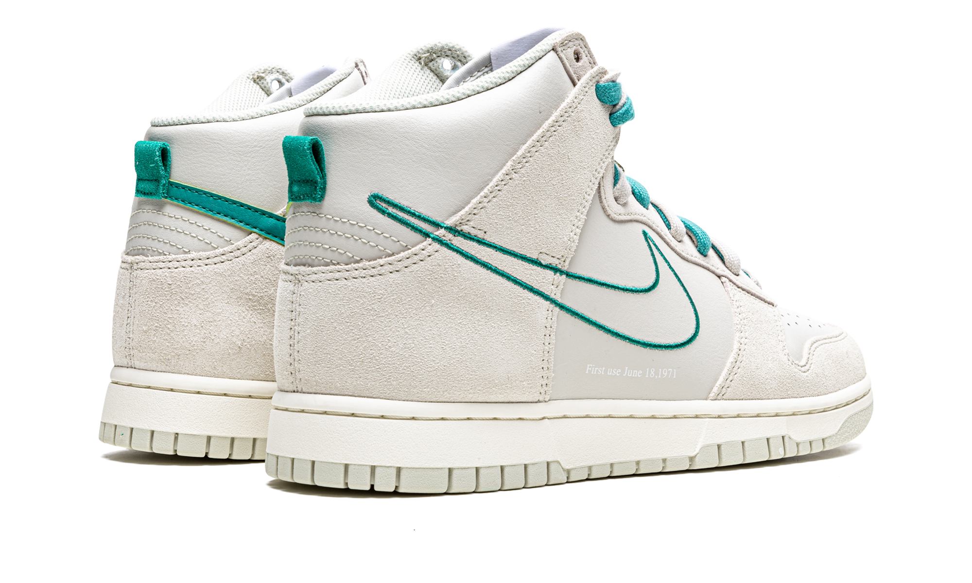 nike dunk high first use sail+DH0960-001+diagnol right behind view