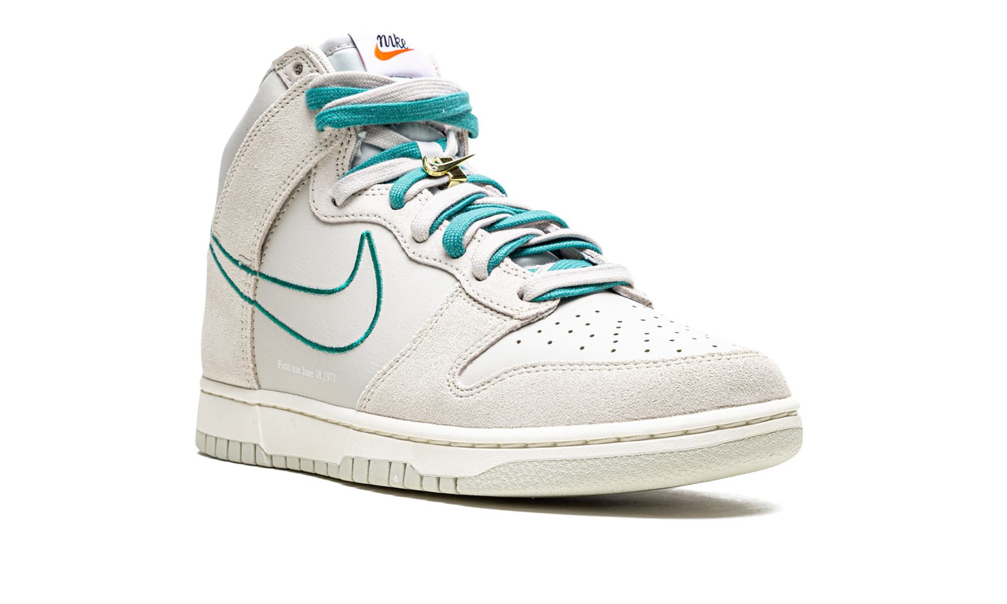 nike dunk high first use sail+DH0960-001+diagnol right view