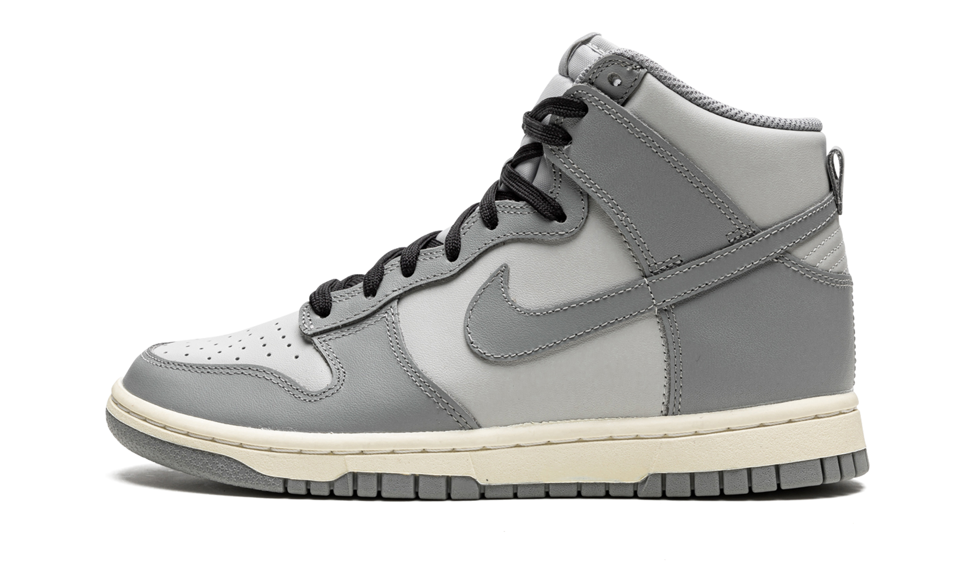 nike dunk high grey sail women s+DD1869-001+diagnol right view 1