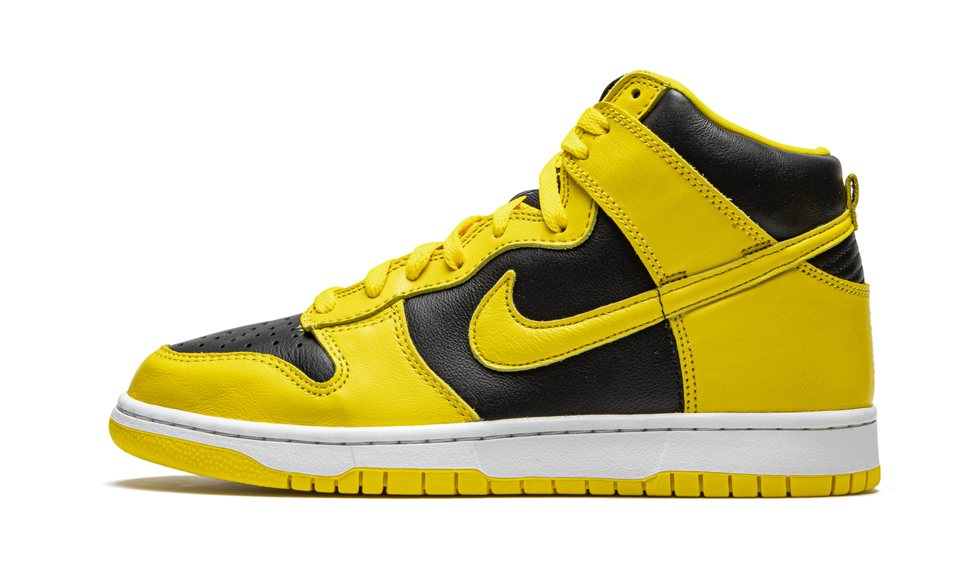 nike dunk high iowa 2020+CZ8149-002+diagnol right view 1