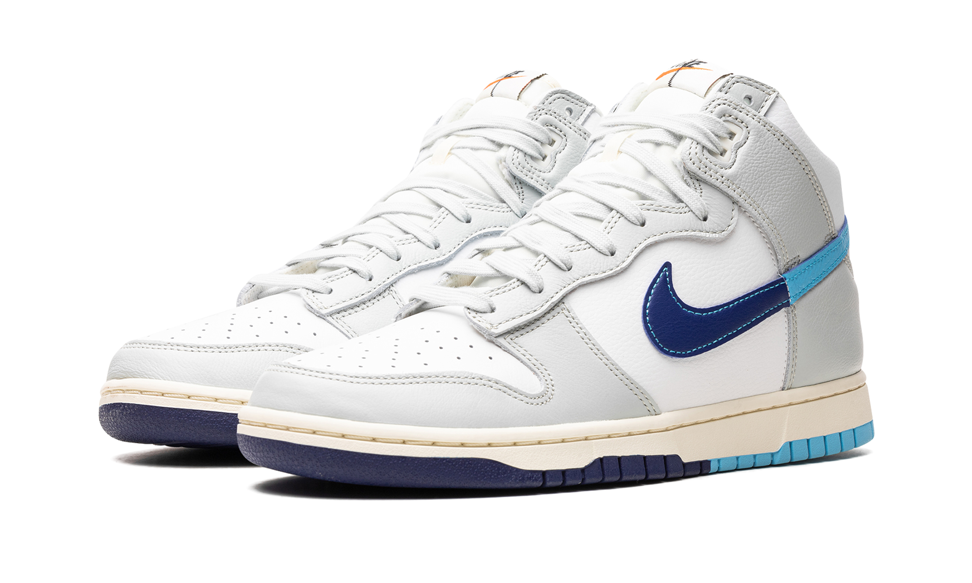 nike dunk high retro se split baltic blue+DZ2535-100+diagnol left view