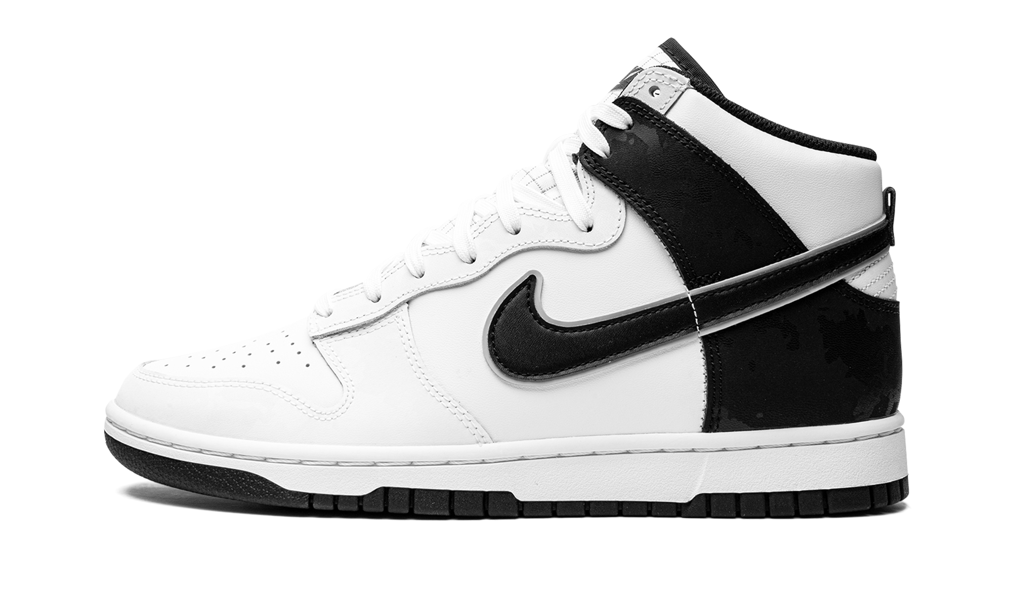 nike dunk high retro se white black camo+DD3359-100+diagnol right view 1
