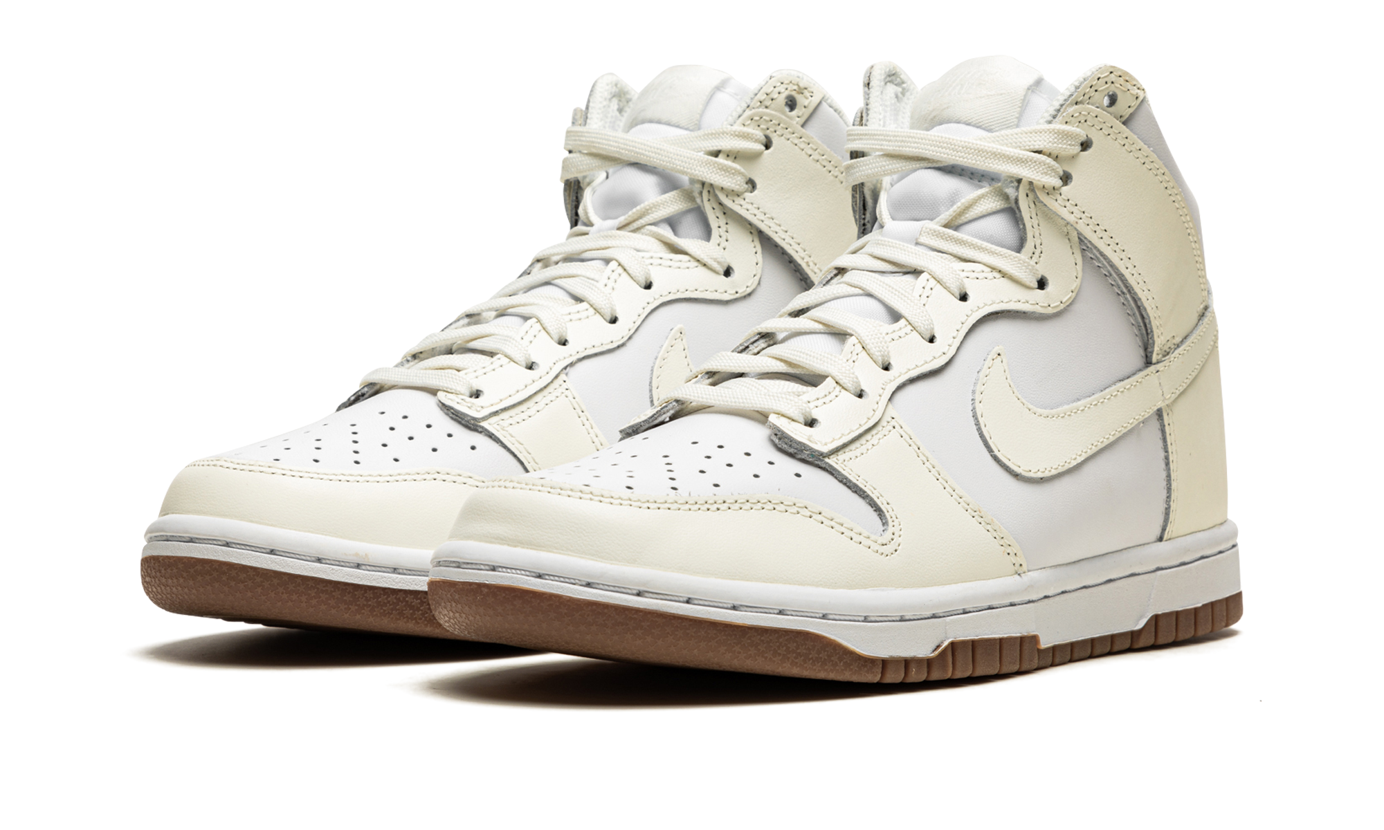nike dunk high sail gum women s+DD1869-109+diagnol left view
