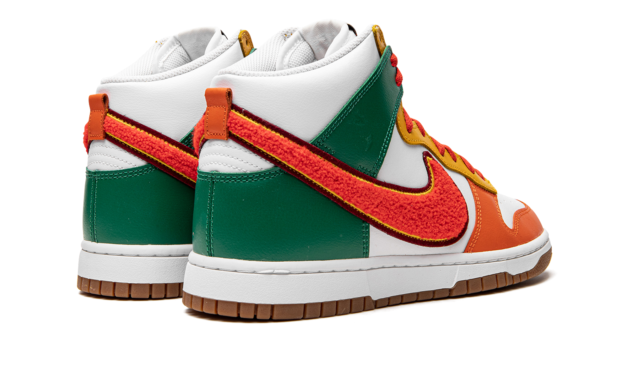 nike dunk high university 7 eleven+DR8805-100+diagnol right behind view