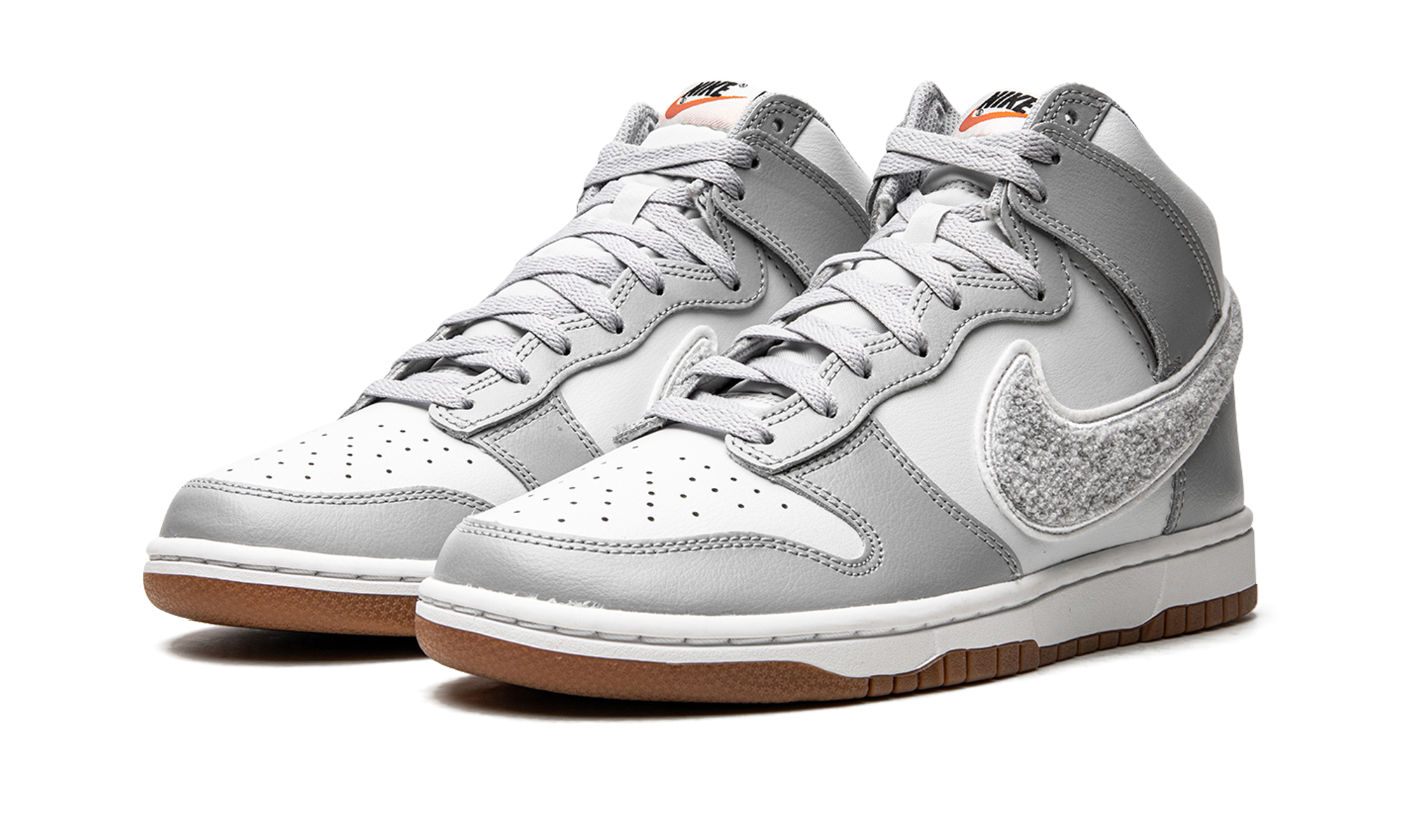 nike dunk high university chenille swoosh light smoke grey+DR8805-003+diagnol left view