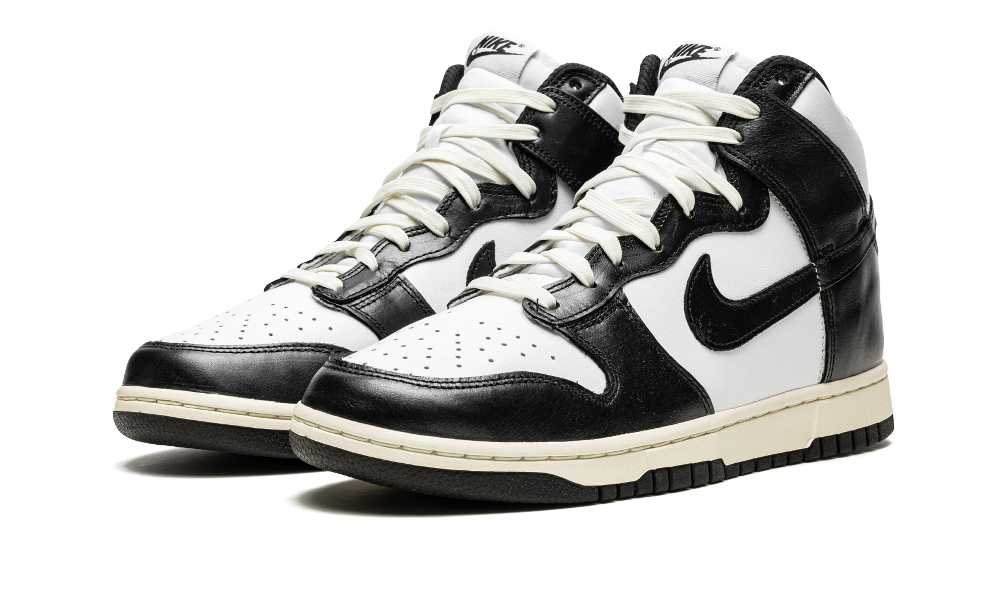 nike dunk high vintage black women s+DQ8581-100+diagnol left view