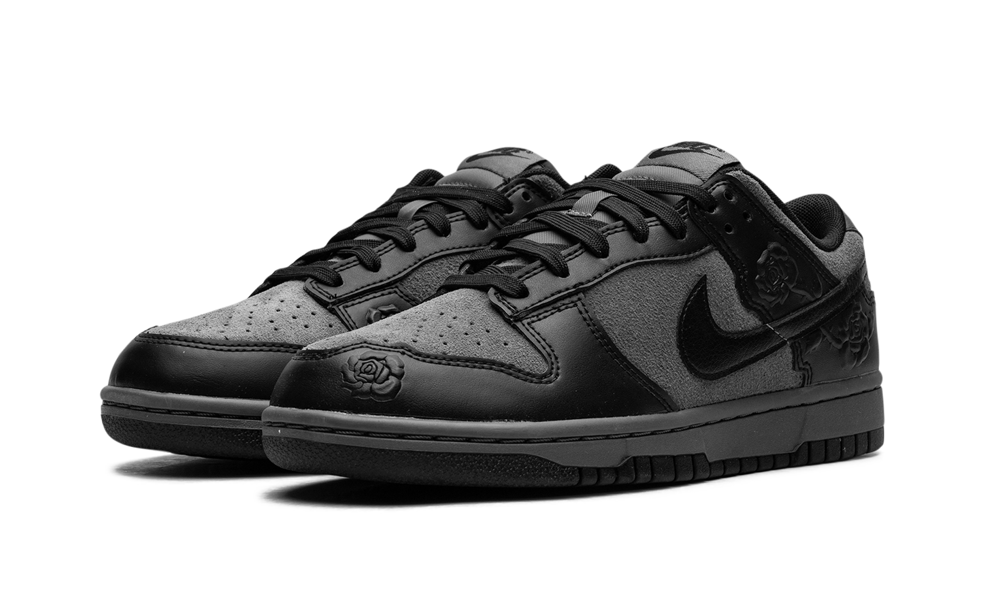 nike dunk low black roses women s+HF1986-001+diagnol left view