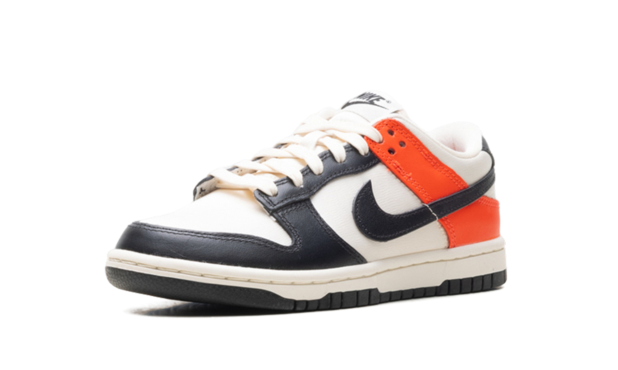 nike dunk low black toe bright crimson women s+HQ3423-635+left diagnol single view