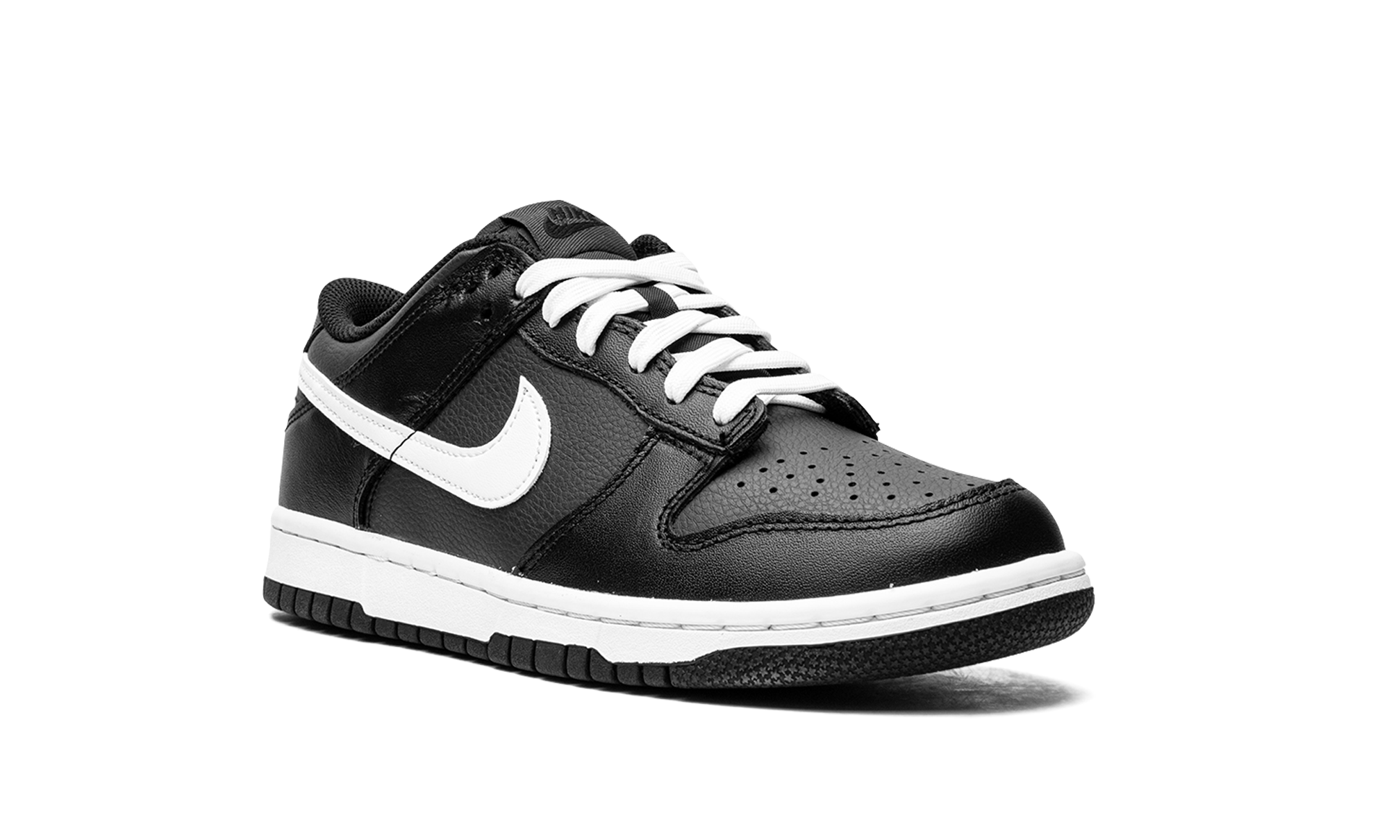 nike dunk low black white 2022 gs+DH9765-002+diagnol right view