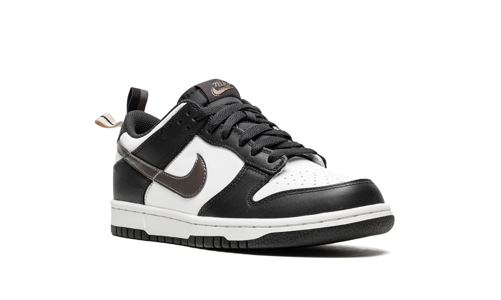 nike dunk low black white metallic gs+DH9764-001+diagnol right view