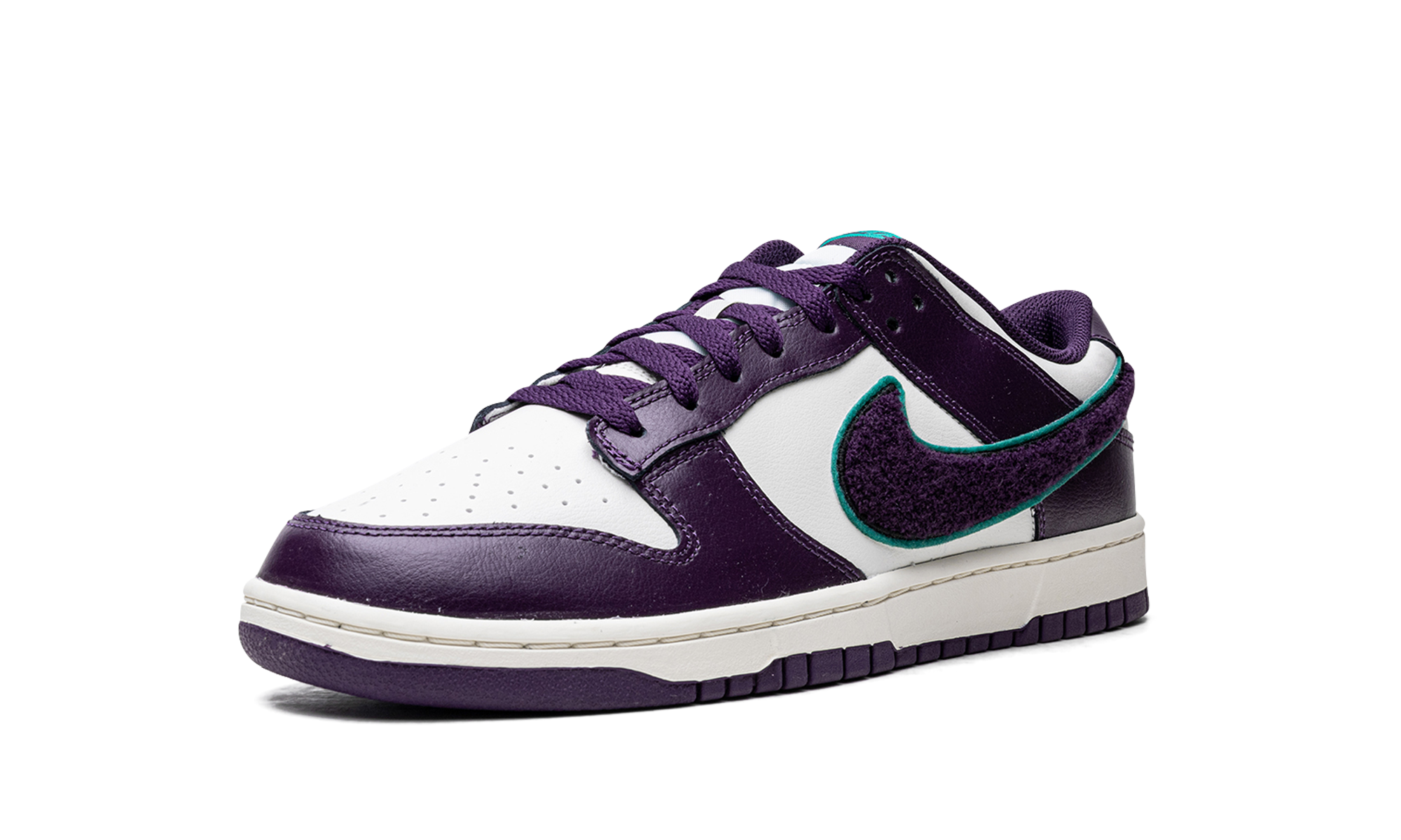 nike dunk low chenille swoosh sail grand purple+DQ7683-100+left diagnol single view