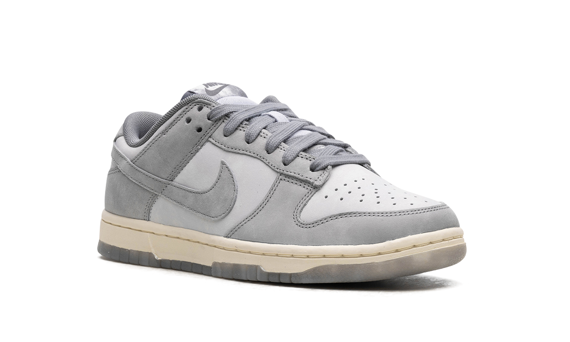 nike dunk low cool grey football grey women s+FV1167-001+diagnol right view