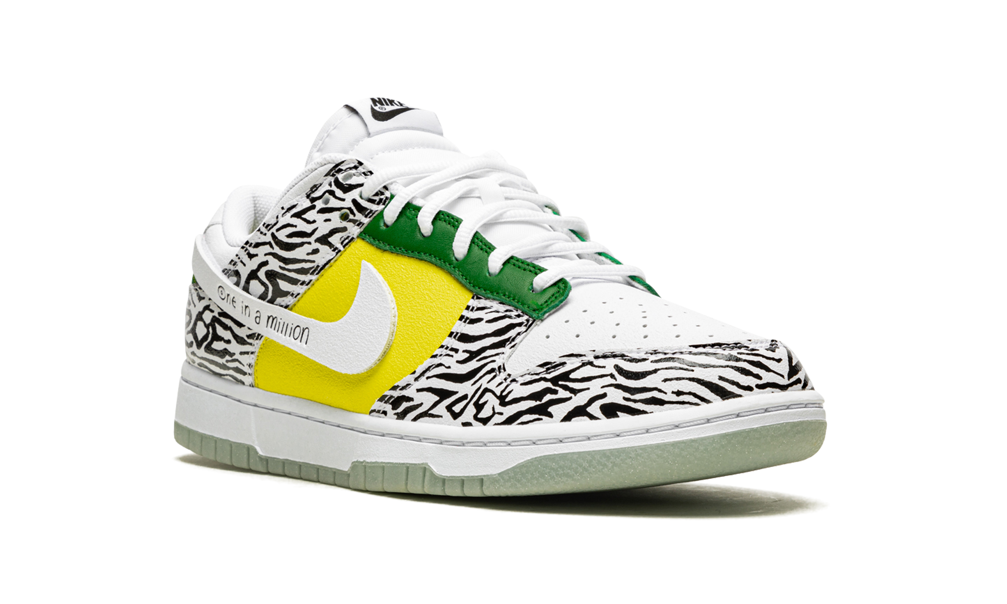 nike dunk low doernbecher zoe+DR7305-100+diagnol right view