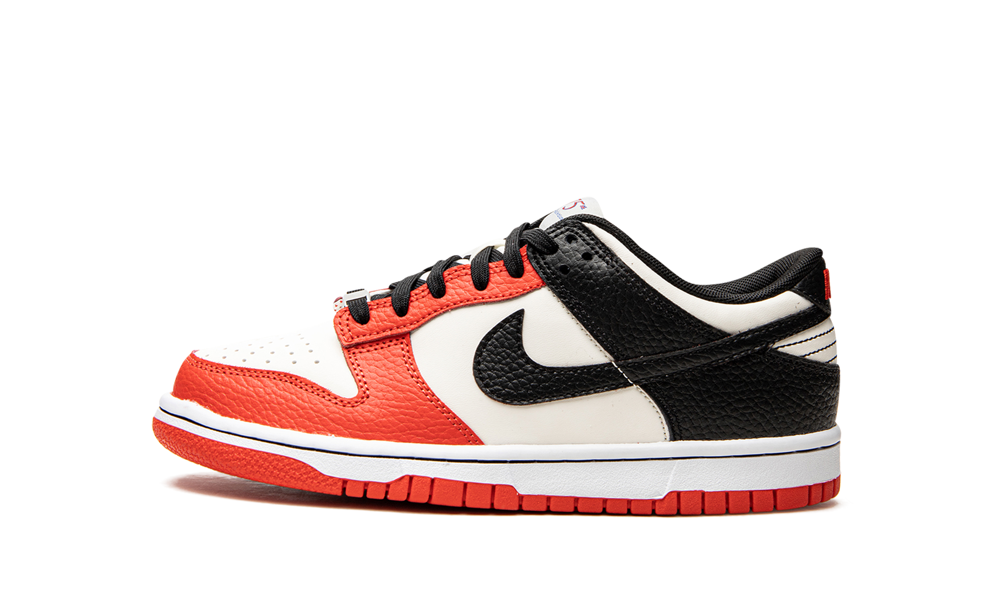 nike dunk low emb nba 75th anniversary chicago gs+DO6288-100+diagnol right view 1