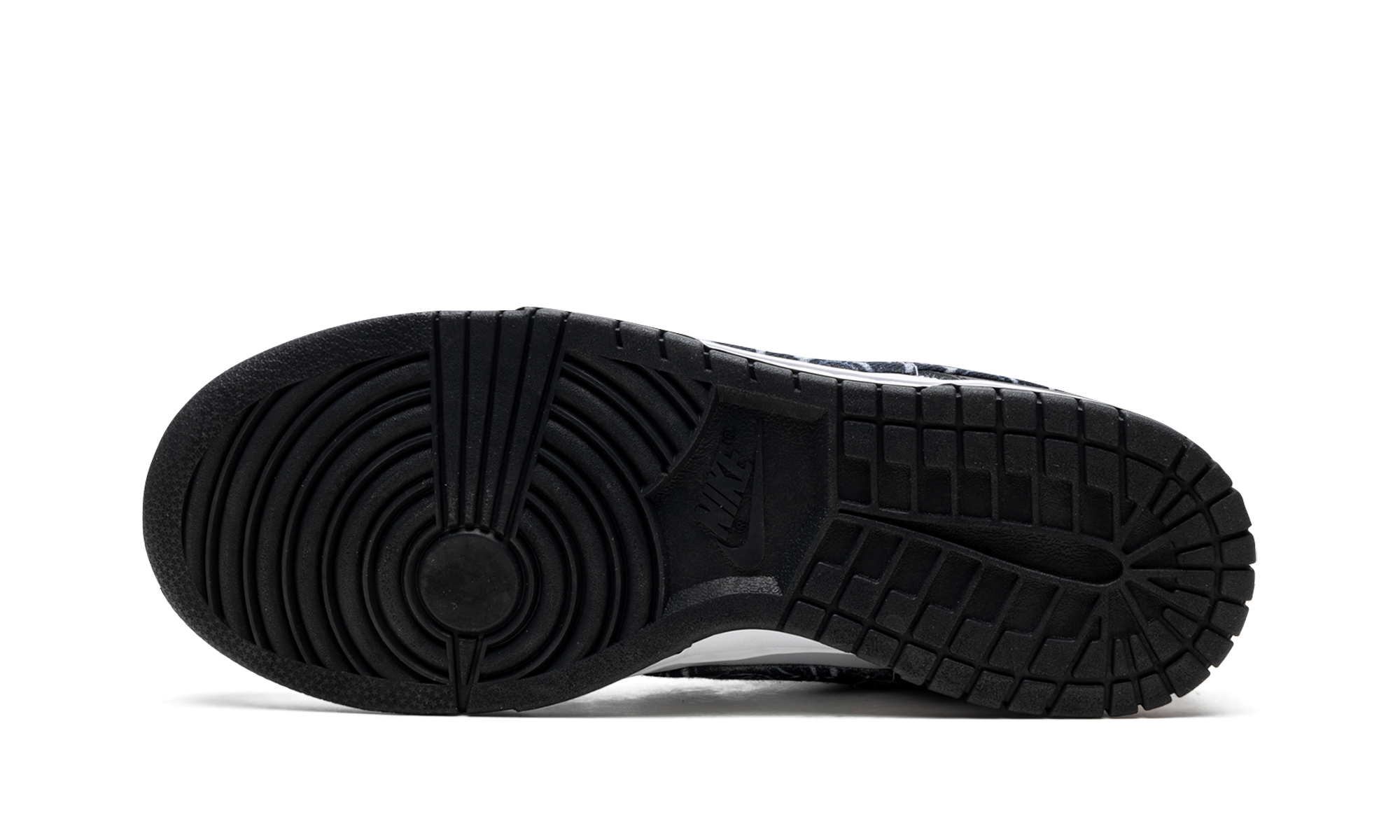 nike dunk low essential paisley pack black women s+DH4401-100+bottom view