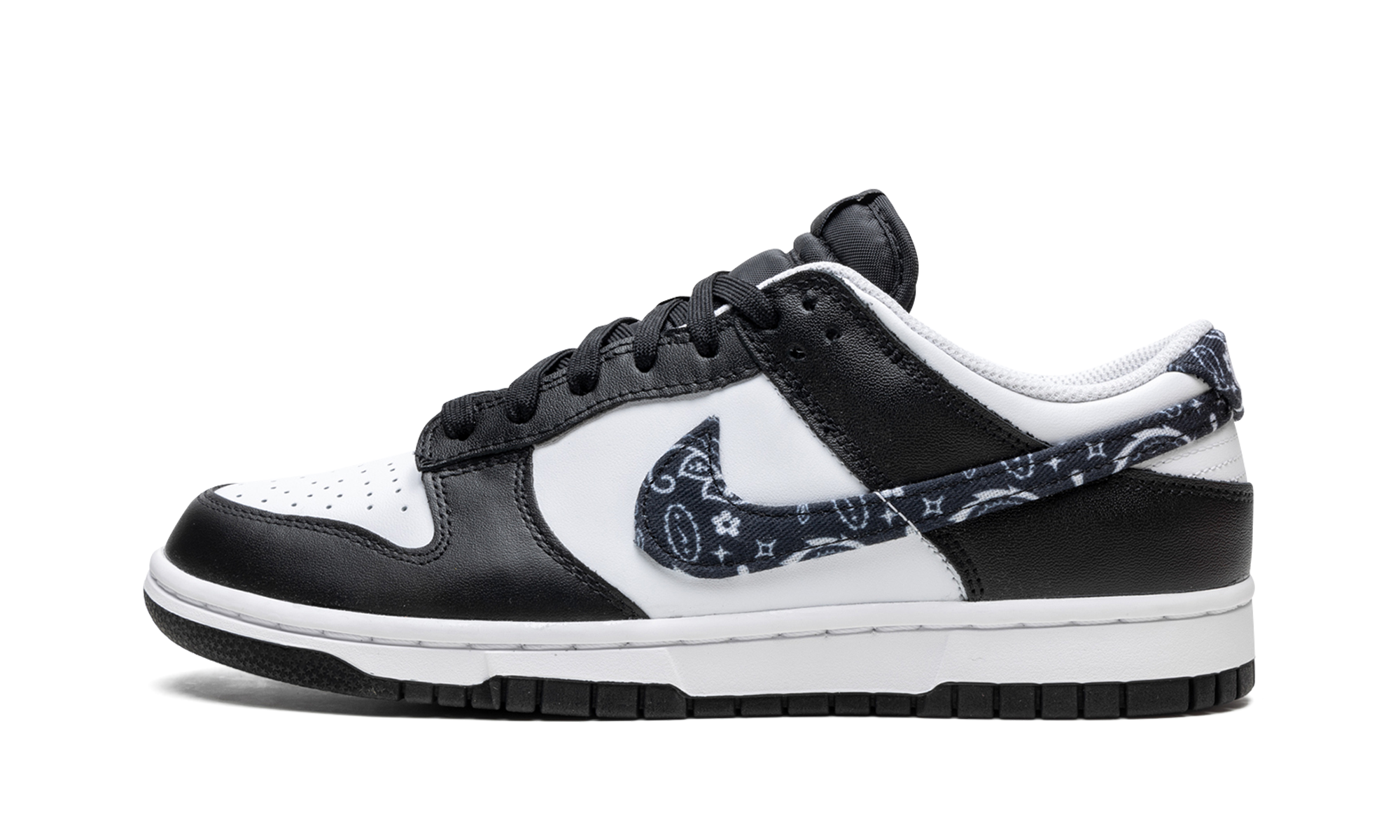 nike dunk low essential paisley pack black women s+DH4401-100+diagnol right view 1