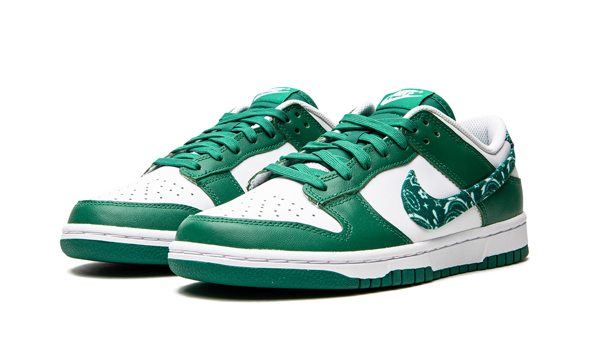 nike dunk low essential paisley pack green women s+DH4401-102+diagnol left view