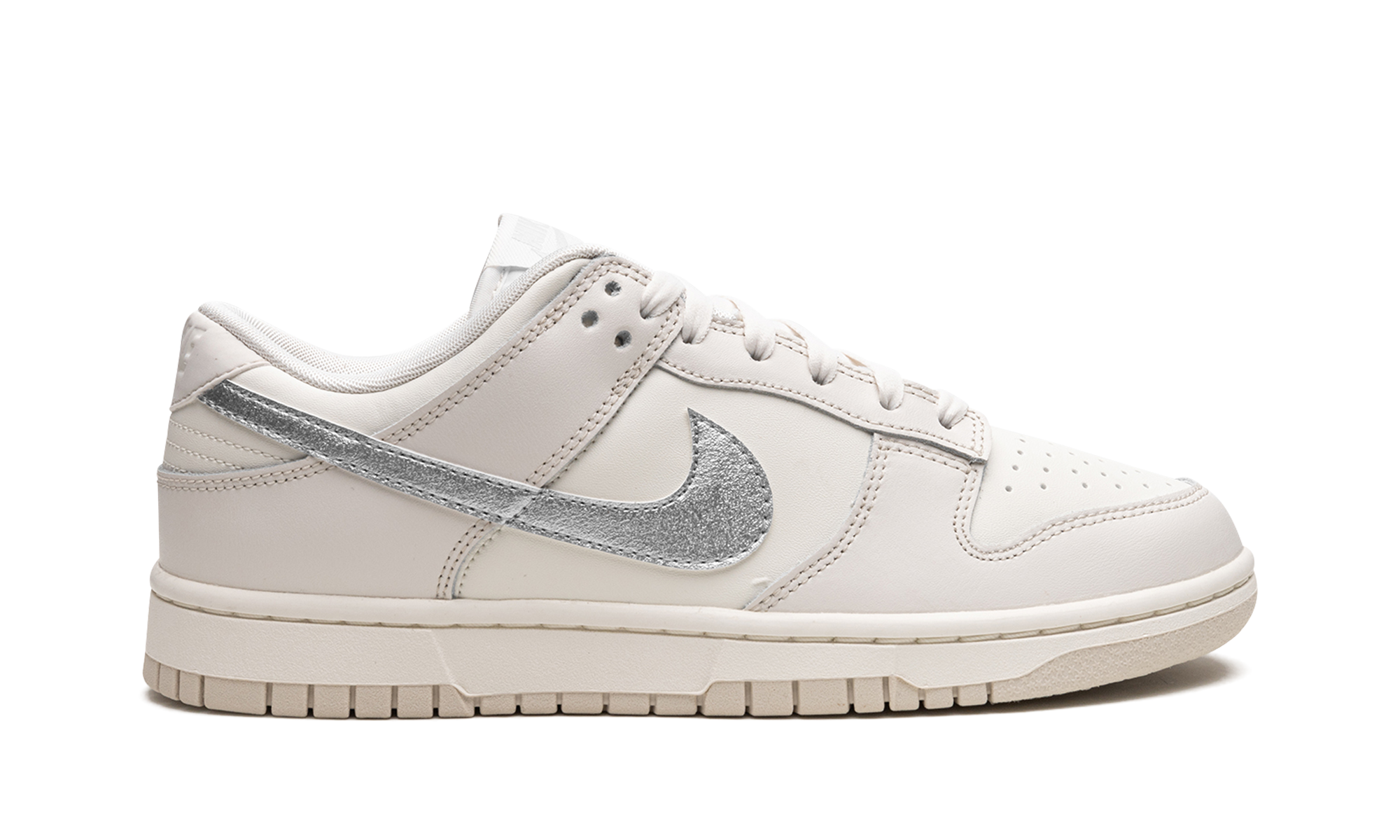 nike dunk low essential sail oxygen purple women s+DX5930-100+right view