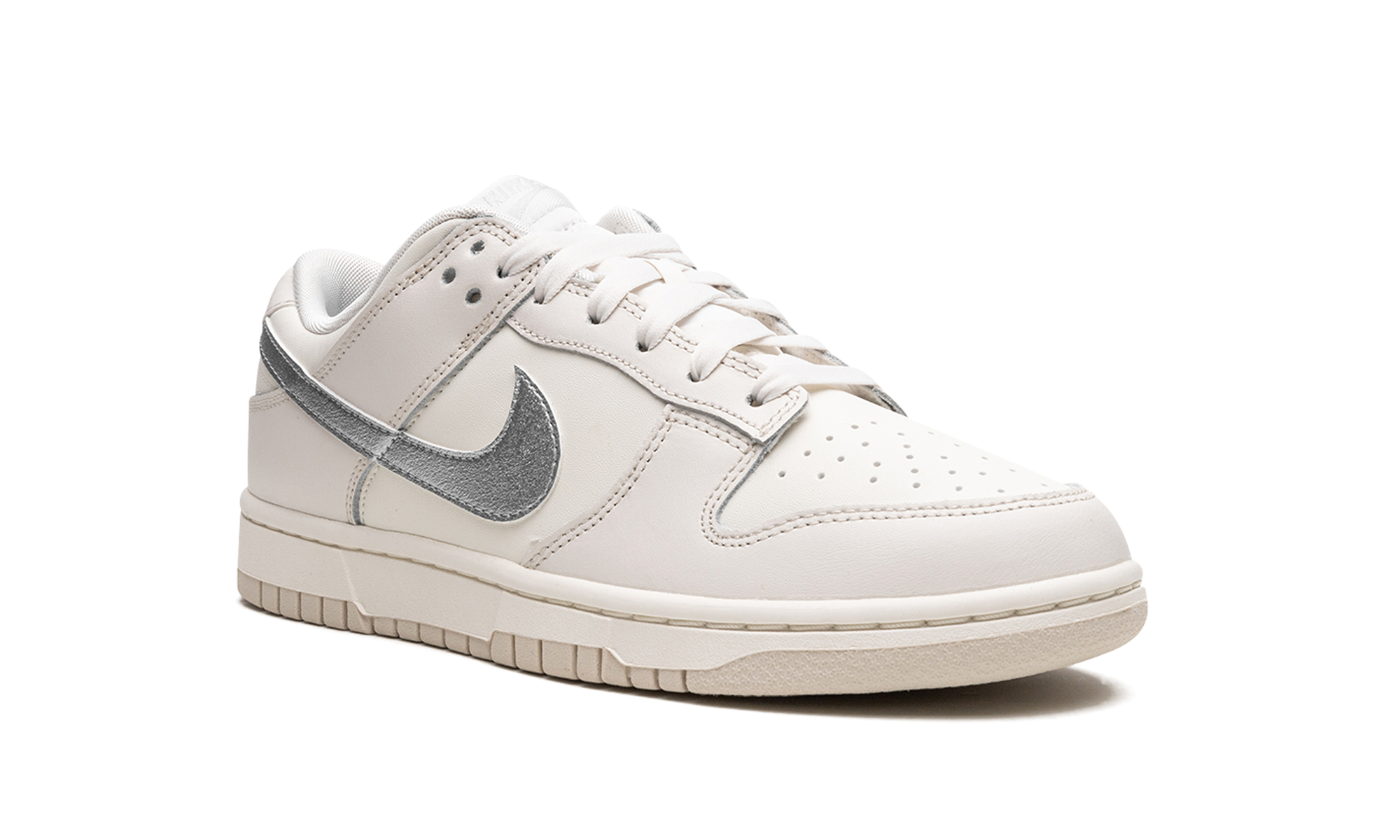 nike dunk low essential sail oxygen purple women s+DX5930-100+diagnol right view