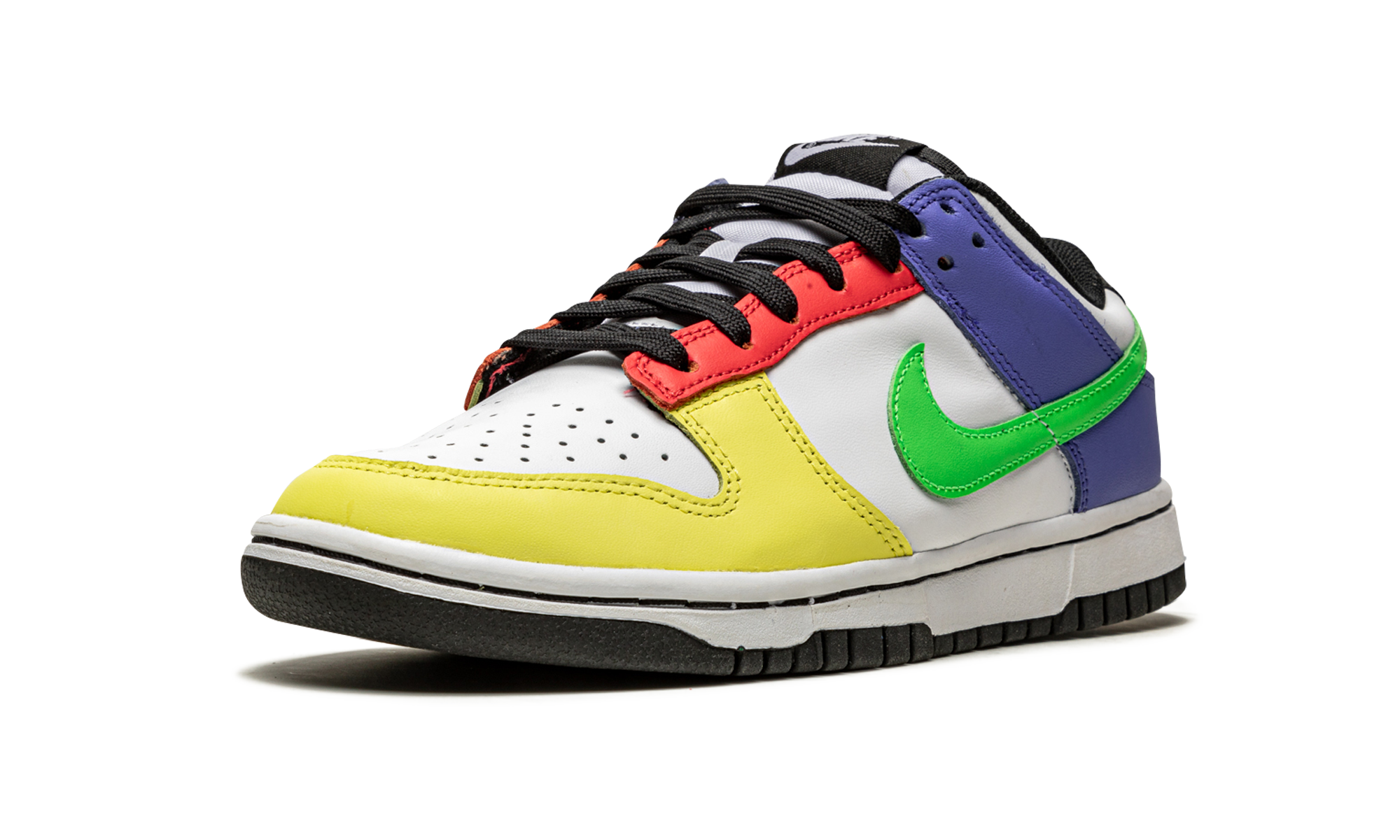nike dunk low green strike women s+DD1503-106+left diagnol single view